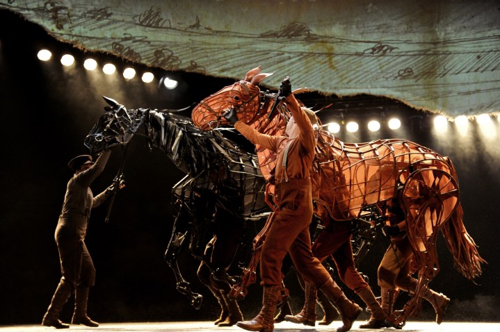war-horse-australia-topthorn-and-joey-running1
